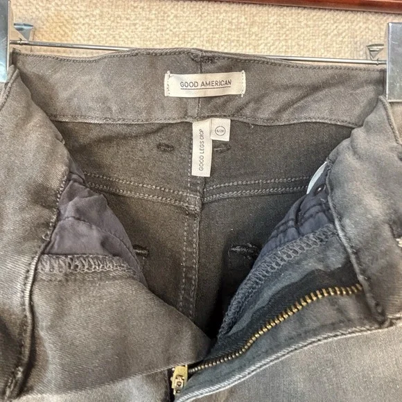 Good American Jeans Womens 6/28 Grayish Black Good Legs Raw Hem Stretch Crop - Picture 6 of 10
